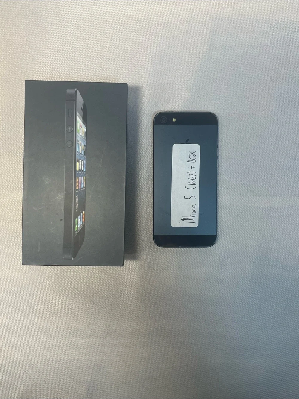 Apple iPhone 5 16GB Black/Slate A1429 w/ Original Box - Excellent Condition